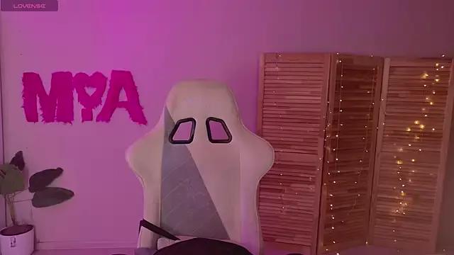 Teen sex cams free adult cams: check-out the satisfaction of conversing and c2c with our stunning models, who will teach you all about seduction and dreams with their smoking hot shapes.