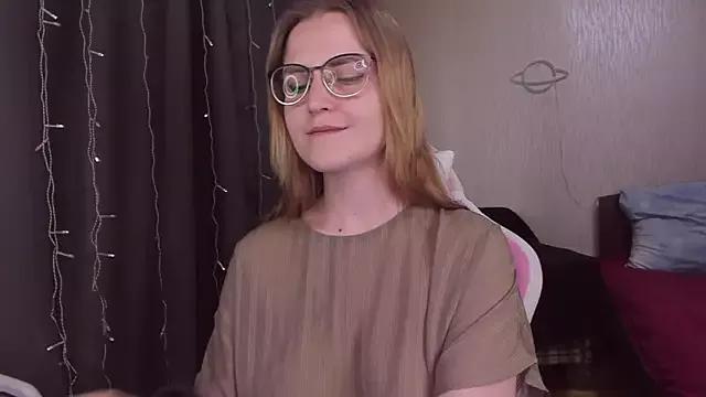 MissBrightShine from StripChat is Freechat