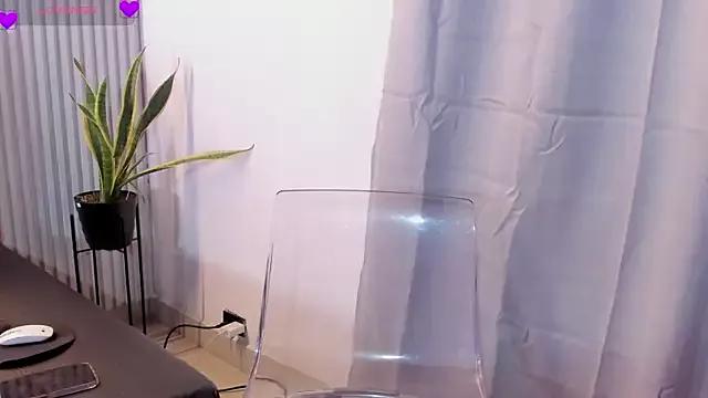 Missdionne_curly from StripChat is Freechat