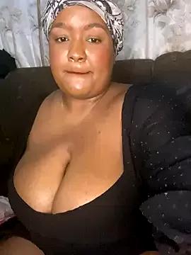 Missmoox24 from StripChat is Freechat
