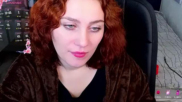 molly_royng from StripChat is Freechat