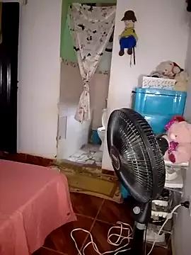 MOMMY01HOT from StripChat is Freechat