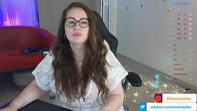 MommyDommeDiva from StripChat is Freechat