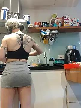 Monroecarolina from StripChat is Freechat