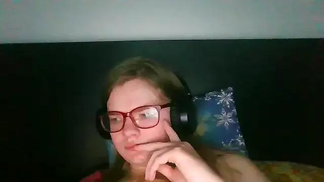 Moonolighta from StripChat is Freechat