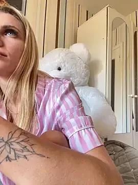 My_Hotgirl from StripChat is Freechat