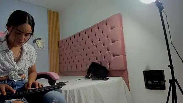 Teen sex cams free adult cams: check-out the satisfaction of conversing and c2c with our stunning models, who will teach you all about seduction and dreams with their smoking hot shapes.