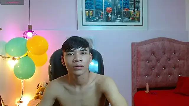 nathanclay from StripChat is Freechat