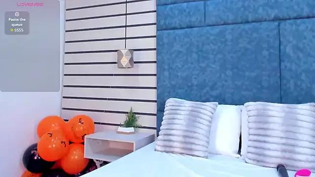 NatyLeone from StripChat is Freechat