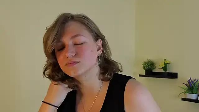 Nellie_Tate from StripChat is Freechat