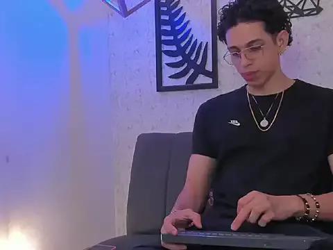 nicolai_drake from StripChat is Freechat