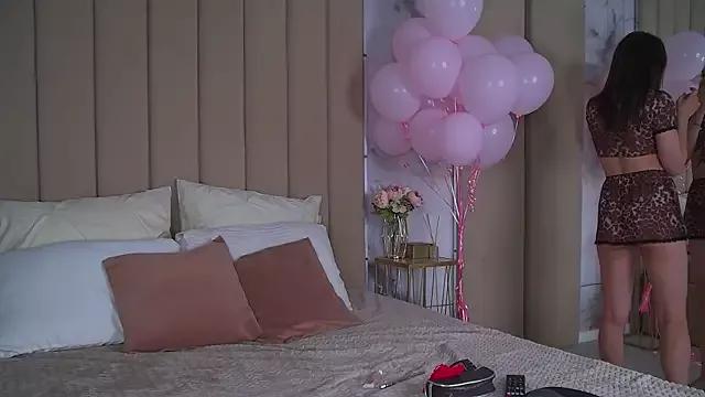 Teen sex cams free adult cams: check-out the satisfaction of conversing and c2c with our stunning models, who will teach you all about seduction and dreams with their smoking hot shapes.