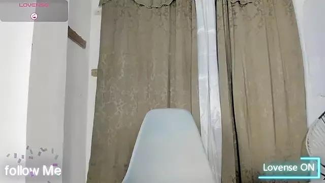 Nina_keller_ from StripChat is Freechat