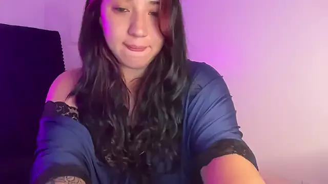 nina_lovez from StripChat is Freechat