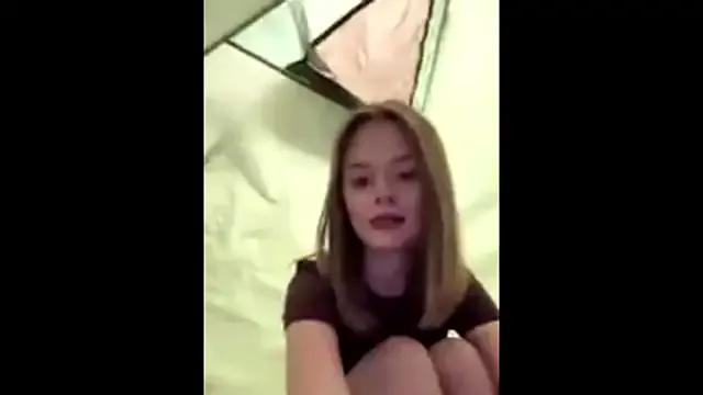 NinaCoxn from StripChat is Freechat