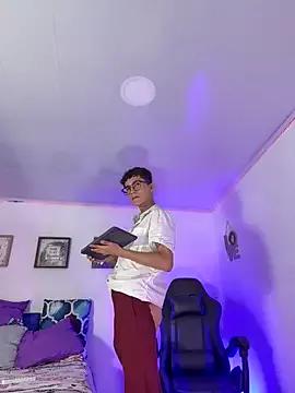 Noah_tyler_ from StripChat is Freechat