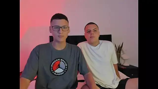 NoahLux from StripChat is Freechat