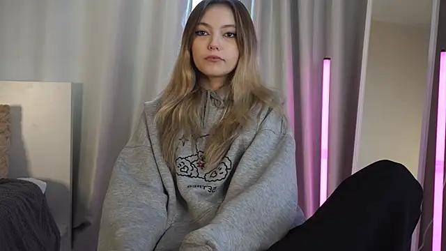 norakisses from StripChat is Freechat