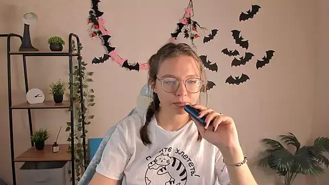 Nuura_Moore from StripChat is Freechat