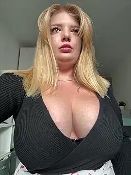 OdriOlsens from StripChat is Freechat