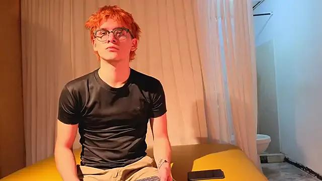 oliver_big19 from StripChat is Freechat