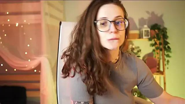 OliviaMcClean from StripChat is Freechat