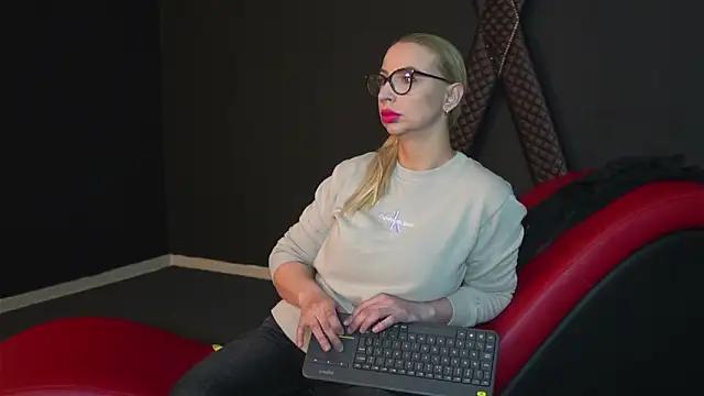 Teen sex cams free adult cams: check-out the satisfaction of conversing and c2c with our stunning models, who will teach you all about seduction and dreams with their smoking hot shapes.