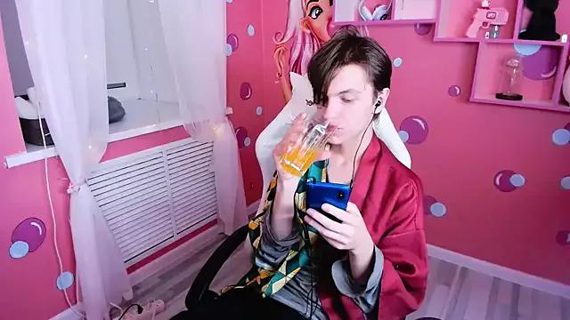 OttoWilliams from StripChat is Freechat