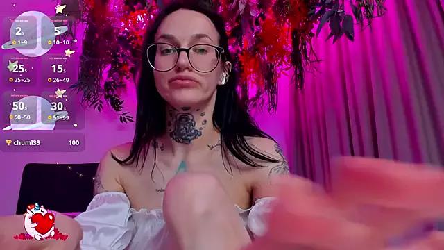 PalmLora from StripChat is Freechat