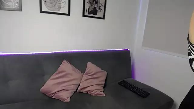 Paris_boobsbbw from StripChat is Freechat