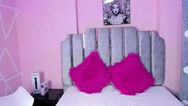 paris_noa from StripChat is Freechat