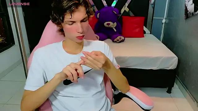 Teen sex cams free adult cams: check-out the satisfaction of conversing and c2c with our stunning models, who will teach you all about seduction and dreams with their smoking hot shapes.