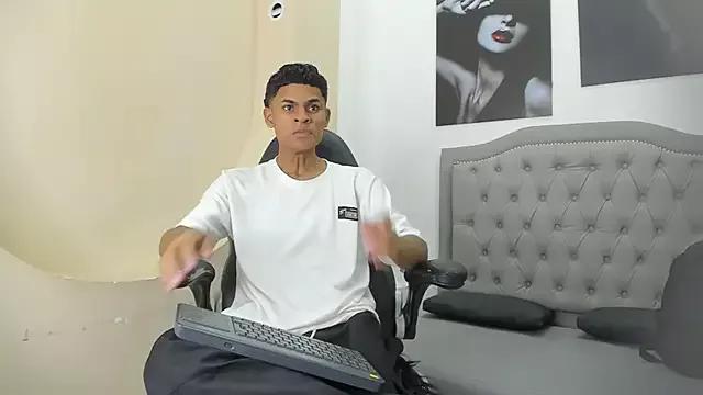 paull_cassidy from StripChat is Freechat