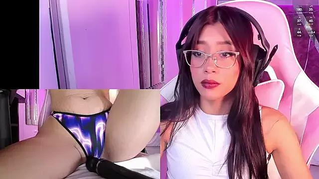 PinkyGamer from StripChat is Freechat