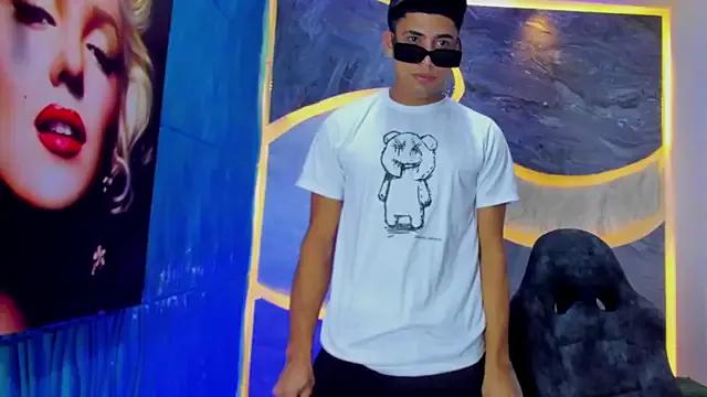 Play_boys_Hot2 from StripChat is Freechat