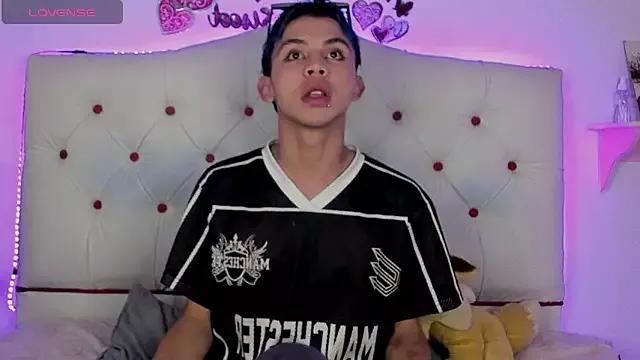 Teen sex cams free adult cams: check-out the satisfaction of conversing and c2c with our stunning models, who will teach you all about seduction and dreams with their smoking hot shapes.