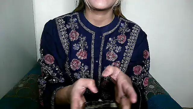 Princess_noorjahan from StripChat is Freechat
