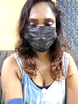 Queen-dhivya from StripChat is Freechat