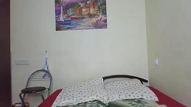 QueenMomyS from StripChat is Freechat