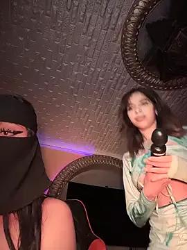 Queentaraf999 from StripChat is Freechat