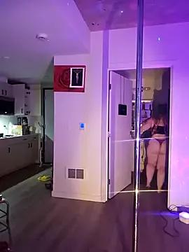 RaisingDaisy from StripChat is Freechat