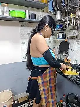 RDX_COUPLE from StripChat is Freechat