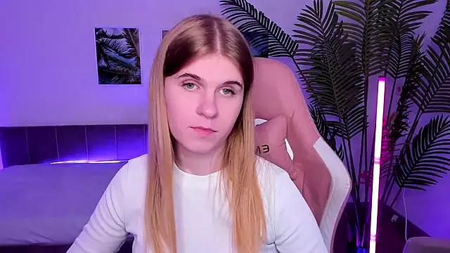 Remilia_gin from StripChat is Freechat