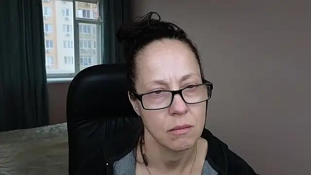 Ronda_Roni from StripChat is Freechat
