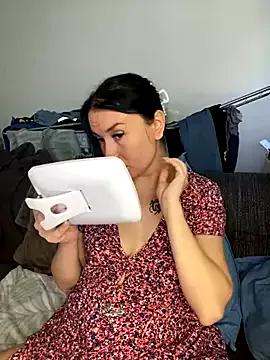 Roxana_Bell from StripChat is Freechat