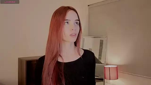 Roxxy_mora from StripChat is Freechat