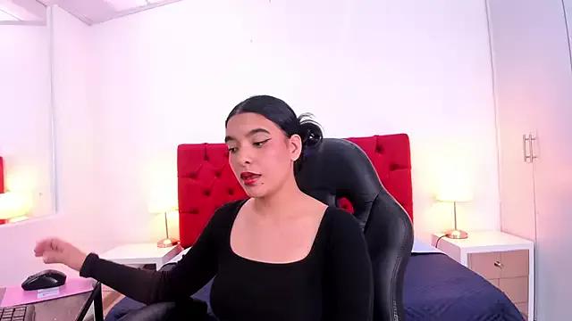 SalomeOrtiiz from StripChat is Freechat