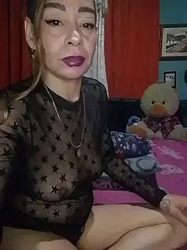 Sammy_bella from StripChat is Freechat