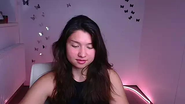 Sandra_Curly from StripChat is Freechat