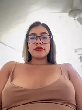 sara_calderon from StripChat is Freechat